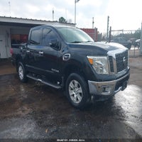 2017 Nissan Titan Sv