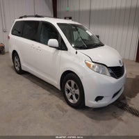 2014 Toyota Sienna Le V6 8 Passenger