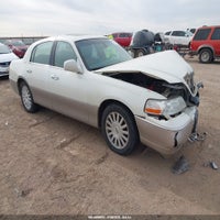 2003 Lincoln Town Car Signature