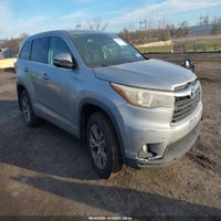2015 Toyota Highlander Le Plus V6