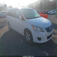 2010 Volkswagen Routan Se