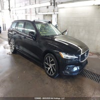 2022 Volvo V60 T6 Momentum