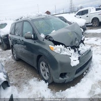 2013 Toyota Sienna Le 8 Passenger