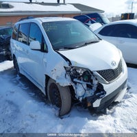 2017 Toyota Sienna Se 8 Passenger