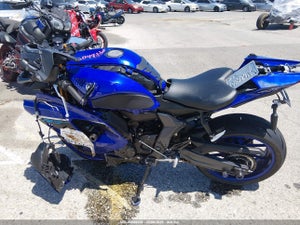 2025 YAMAHA YZFR7