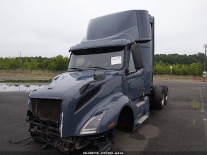 2022 VOLVO VNL