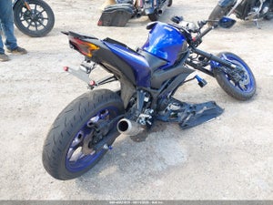 2024 YAMAHA YZFR3 A