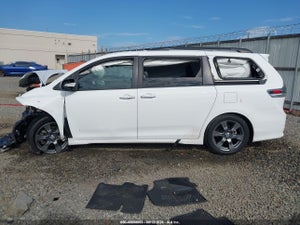 2017 TOYOTA SIENNA SE 8 PASSENGER