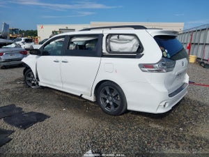 2017 TOYOTA SIENNA SE 8 PASSENGER