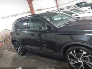2022 VOLVO XC40 T4 R-DESIGN
