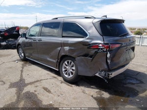 2021 TOYOTA SIENNA LE