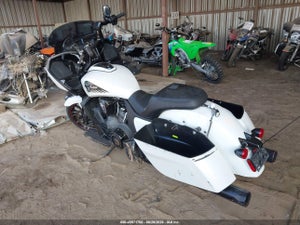 2021 INDIAN MOTORCYCLE CO. CHALLENGER DARK HORSE