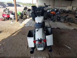 2021 INDIAN MOTORCYCLE CO. CHALLENGER DARK HORSE