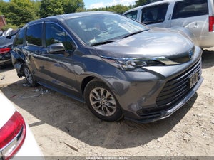 2025 TOYOTA SIENNA LE