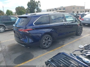 2025 TOYOTA SIENNA PLATINUM