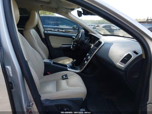 2016 VOLVO XC60 T6 DRIVE-E