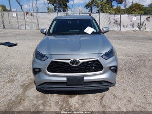 2022 TOYOTA HIGHLANDER LE