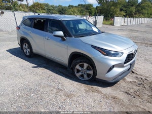 2022 TOYOTA HIGHLANDER LE