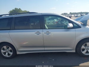 2020 TOYOTA SIENNA LE