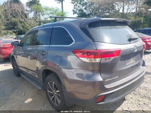 2017 TOYOTA HIGHLANDER XLE