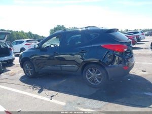2015 HYUNDAI TUCSON SE