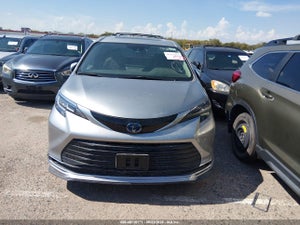 2025 TOYOTA SIENNA