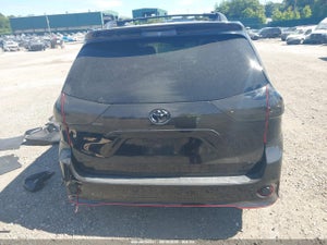 2011 TOYOTA SIENNA SE