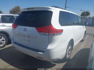 2011 TOYOTA SIENNA LE V6
