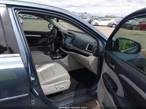 2017 TOYOTA HIGHLANDER XLE