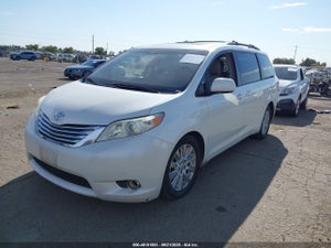 2011 TOYOTA SIENNA LIMITED