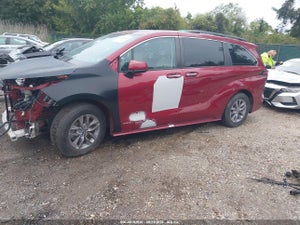 2021 TOYOTA SIENNA XLE