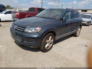 2013 VOLKSWAGEN TOUAREG LUX