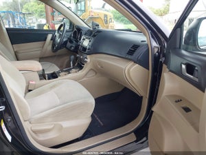 2013 TOYOTA HIGHLANDER PLUS