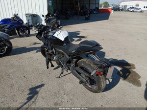 2025 YAMAHA YZFR7