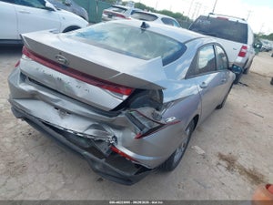 2022 HYUNDAI ELANTRA SE