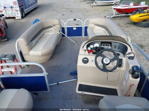 2016 SUNTRACKER PONTOON