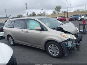2017 TOYOTA SIENNA XLE 8 PASSENGER