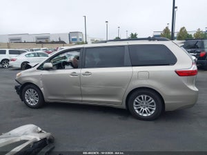 2017 TOYOTA SIENNA XLE 8 PASSENGER