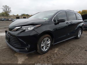 2026 TOYOTA SIENNA XLE
