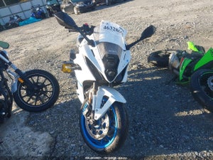 2026 SUZUKI GSX800 F