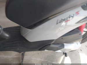 2022 PIAGGIO LIBERTY 150/150 S/150 BACI PERUGINA
