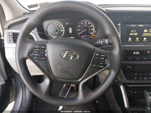2017 HYUNDAI SONATA HYBRID SE