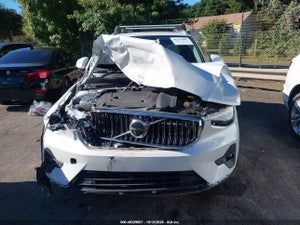 2023 VOLVO XC40 B5 PLUS BRIGHT THEME