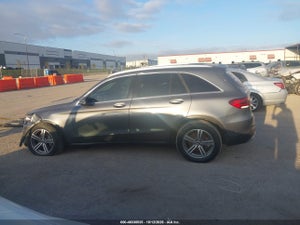 2022 MERCEDES-BENZ GLC 300 SUV