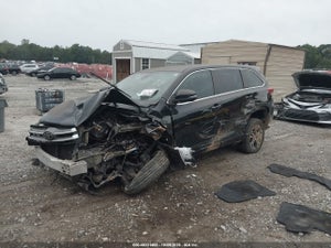 2018 TOYOTA HIGHLANDER LE