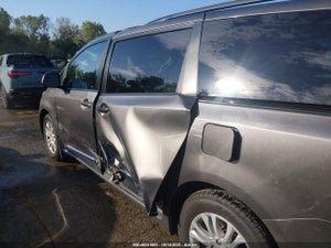 2017 TOYOTA SIENNA XLE 8 PASSENGER