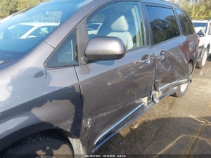 2017 TOYOTA SIENNA XLE 8 PASSENGER