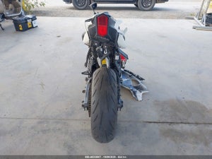 2022 YAMAHA YZFR7