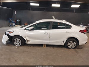 2017 KIA FORTE LX