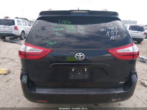 2019 TOYOTA SIENNA XLE 8 PASSENGER
